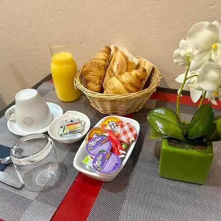 Hotel Victor Hugo 2*